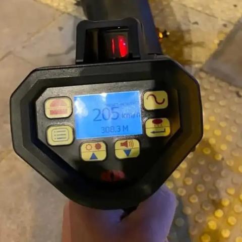 Συνελήφθη 30χρονος οδηγός μηχανής χωρίς δίπλωμα να τρέχει με 205 χλμ στην Ελλάδα