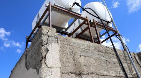 Προχωρά με προτάσεις νόμου για εγκατάσταση ανελκυστήρων σε συνοικισμούς