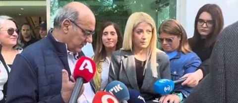 ΒΙΝΤΕΟ: Ο διάλογος Αννίτας και Ταλιαδώρου έξω από τη Βουλή-«Δεν άργησα, δεν καθορίζεις εσύ το πρόγραμμα μου»