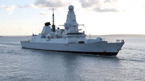 Ρώσικη κατασκοπία κοντά στα βρετανικά ύδατα- «Είμαστε έτοιμοι» το μήνυμα του υπουργού Άμυνας