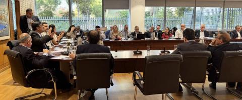 Προχωρά με την κατ’ άρθρο συζήτηση του σχεδίου αξιολόγησης εκπαιδευτικών η Βουλή-Βλέπει τους φορείς