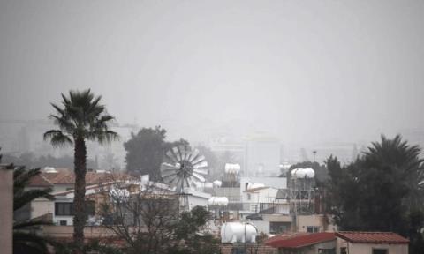 Κοντά στους 30 βαθμούς ο υδράργυρος, αραιή σκόνη στην ατμφόσφαιρα-Έρχονται βροχές από τη Δευτέρα