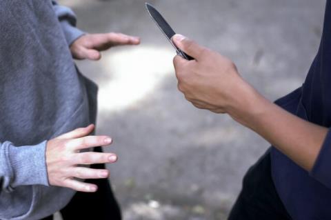 Συμπλοκή ανηλίκων στην Ελλάδα – Δύο τραυματίες και οκτώ συλλήψεις