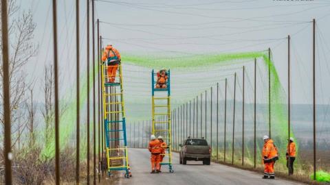 Απλώνουν δίχτυα πολλών χιλιομέτρων πάνω από τους δρόμους της Ουκρανίας -Για ποιον λόγο;