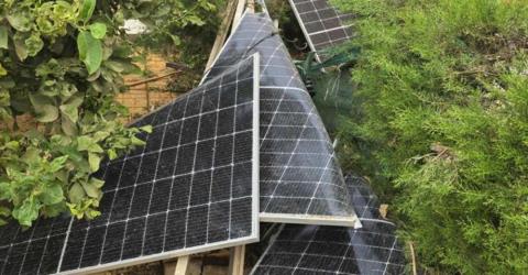 Ενημερώθηκε για τις ζημιές στο Αυγόρου μετά τον ανεμοστρόβιλο ο Ζαννέττου-Άρχισε η καταγραφή ζημιών