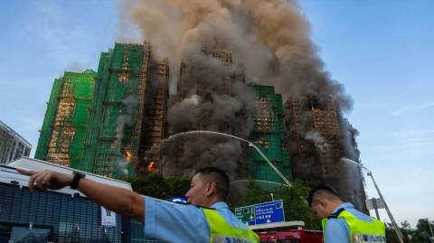 Νέα ενημέρωση για την μεγάλη πυρκαγιά που προκλήθηκε στο Χονγκ Κονγκ-Τέσσερις νεκροί