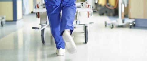 Αποφασίζουν οι νοσηλευτές για τα επόμενα τους βήματα-Στο τραπέζι το ενδεχόμενο απεργίας, στο πλευρό τους οι γιατροί