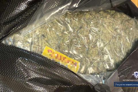 Ποινή φυλάκισης ένδεκα ετών σε 25χρονη που αφίχθηκε στο αεροδρόμιο Πάφου με 24 κιλά κάνναβης