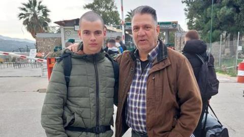 «Αύριο θα πάμε να ρίξουμε χειροβομβίδες, σιγά μη χάσω το πανηγύρι»-Τα τελευταία λόγια του 19χρονου Ραφαήλ στον πατέρα του