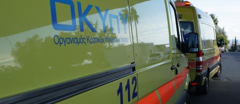 Σε σοβαρή κατάσταση μοτοσικλετιστής μετά απο τροχαίο στη Δρομολαξιά-Συγκρούστηκε με φορτηγό