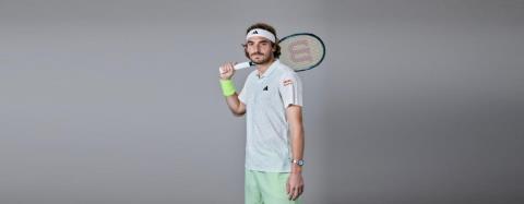 Ο πατέρας του Τσιτσιπά υποστήριξε ότι εκείνος οδηγούσε με 213 χλμ. το πολυτελές αυτοκίνητο του γιου του