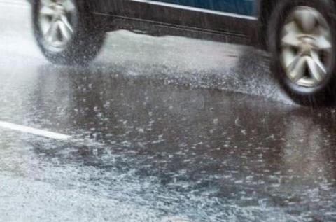 Επικίνδυνοι δρόμοι λόγω έντονων βροχοπτώσεων-Οι συστάσεις προς τους οδηγούς