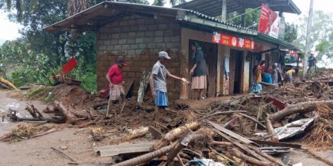 Ξεπέρασαν τους 200 οι νεκροί από τις πλημμύρες που έπληξαν τη Σρι Λάνκα-Στους 218 οι αγνοούμενοι