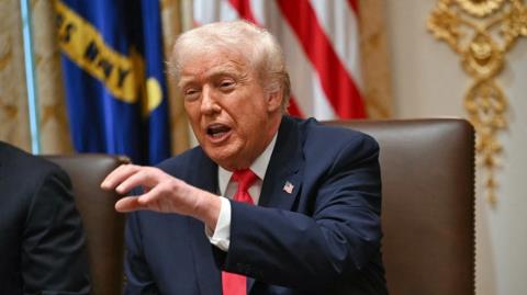 «Τι χάλι!» αναφώνησε ο Τραμπ για τον πόλεμο στην Ουκρανία-Εκτιμά ότι δεν είναι εύκολη κατάσταση για επίτευξη συμφωνίας