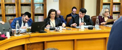 Κατέληξαν για το ρόλο του διευθυντή στην αξιολόγηση βουλευτές και ΥΠΑΝ-«Έλαβα απειλές και εκβιασμούς»