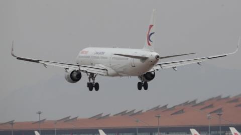 Σχεδόν 30 ώρες στον αέρα-Η απευθείας πτήση-ρεκόρ που ενώνει τρεις ηπείρους και καλύπτει 20.000 χλμ