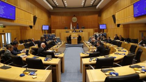 Διαμαρτυρήθηκε για τον επαναδιορισμό του Προέδρου της Αρχής Αντιμετώπισης Εξαρτήσεων το ΑΚΕΛ-Υπερψηφίστηκε ο προϋπολογισμός