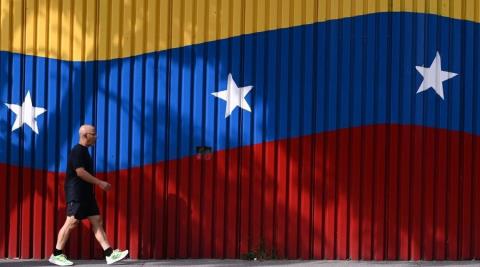 Μαίνεται η κρίση ΗΠΑ και Βενεζουέλας-Μετέφεραν δεκάδες μετανάστες στο Καράκας οι ΗΠΑ