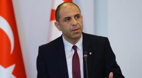 Συζήτησε για το Κυπριακό με μέλη του ΑΚP και του CHP ο Οζερσάι