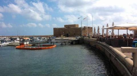 Πυρκαγιά σε σκάφος στο λιμανάκι Πάφου-Ξέσπασε από ηλεκτρικό πρόβλημα