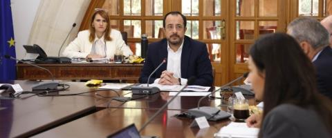 Επανέλαβε τις πέντε προτεραιότητες στα νέα μέλη του Υπουργικού ο Πρόεδρος-Ζήτησε συνεχή μελέτη του προεκλογικού προγράμματος