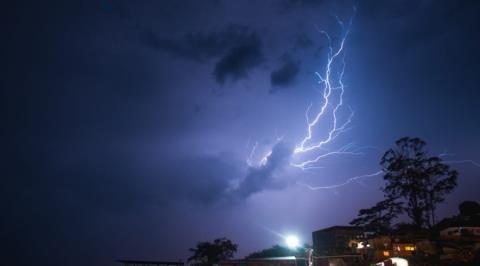 Υποχώρησε ο Byron αλλά όχι οι βροχές και οι καταιγίδες-Στους 16 βαθμούς Κελσίου η θερμοκρασία