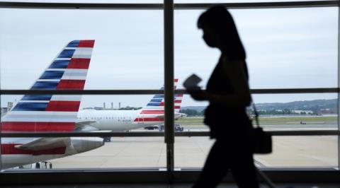 Δυσκολεύει το ταξίδι στις ΗΠΑ-Οι τουρίστες από 42 κράτη θα πρέπει να δείχνουν ιστορικό πέντε ετών στα social media για να μπουν στη χώρα