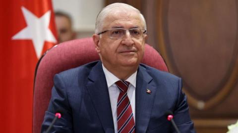 Μιλά για δύο κράτη στην Κύπρο και απειλεί ότι δεν θα δεχθούν μονομερείς ενέργειες σε Αιγαίο και Αν. Μεσόγειο ο Γκιουλέρ