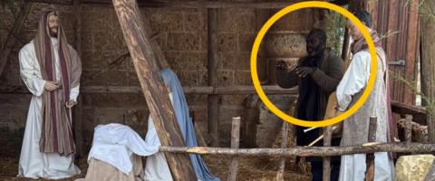 Φυγόποινος κρύφτηκε σε φάτνη και έκανε το… άγαλμα για να γλυτώσει την σύλληψη