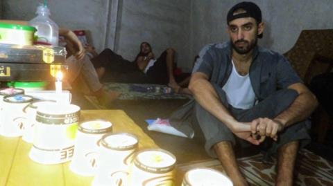 Συγκλονιστικές εικόνες από τα τούνελ της Χαμάς-Ισραηλινοί όμηροι γιορτάζουν τo Xάνουκα λίγο πριν εκτελεστούν