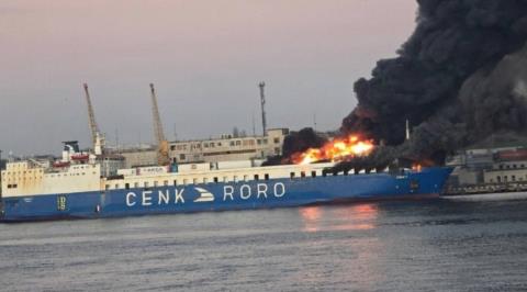 Η στιγμή που ρωσικό drone χτυπά τουρκικό πλοίο στο λιμάνι της Οδησσού