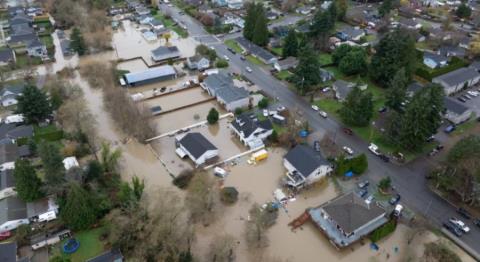 Καταστροφικές πλημμύρες βουλιάζουν την Ουά&sig