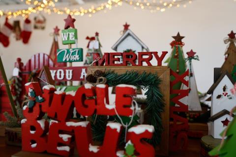 Δέχθηκε τους πρώτους επισκέπτες το Χριστουγεννιάτικο Χωριό στο Προεδρικό Μέγαρο-«Στόχος η στήριξη των μικρών επιχειρήσεων» (pics)