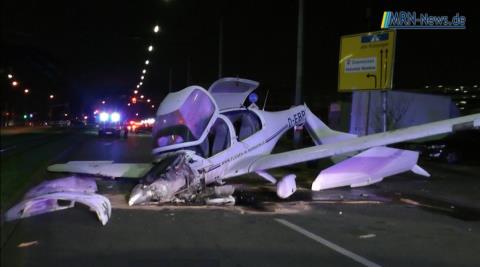 ΒΙΝΤΕΟ: Μονοκινητήριο αεροσκάφος έκανε αναγκαστική προσγείωση και συνετρίβη στη μέση του δρόμο στη Γερμανία