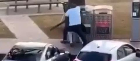 &Beta;&Iota;&Nu;&Tau;&Epsilon;&Omicron;: &Sigma;&tau;&omicron;&upsilon;&sigmaf; 12 &omicron;&iota; &nu;&epsilon;&kappa;&rho;&omicron;ί &alpha;&pi;ό &tau;&eta;&nu; &tau;&rho;&omicron;&mu;&omicron;&kappa;&rho;&alpha;&tau;&iota;&kappa;ή &epsilon;&pi;ί&theta;&epsilon;&sigma;&eta; &sigma;&epsilon; &epsilon;&beta;&rho;&alpha;ϊ&kappa;ή &gamma;&iota;&omicron;&rho;&tau;ή &sigma;&tau;&omicron; &Sigma;ί&delta;&nu;&epsilon;ϊ-&Pi;&omicron;&lambda;ί&tau;&eta;&sigmaf; ή&rho;&omega;&alpha;&sigmaf; &alpha;&phi;ό&pi;&lambda;&iota;&sigma;&epsilon; έ&nu;&alpha; &epsilon;&kappa; &tau;&omega;&nu; &delta;&rho;&alpha;&sigma;&tau;ώ&nu;