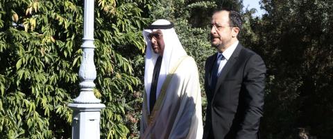 &Epsilon;&nu;&iota;&sigma;&chi;ύ&omicron;&upsilon;&nu; &tau;&eta; &sigma;&tau;&rho;&alpha;&tau;&eta;&gamma;&iota;&kappa;ή &tau;&omicron;&upsilon;&sigmaf; &sigma;&chi;έ&sigma;&eta; &Kappa;ύ&pi;&rho;&omicron;&sigmaf; &kappa;&alpha;&iota; &Eta;&Alpha;&Epsilon;, &sigma;&upsilon;&mu;&phi;&omega;&nu;ί&epsilon;&sigmaf; &gamma;&iota;&alpha; &epsilon;&pi;&epsilon;&nu;&delta;ύ&sigma;&epsilon;&iota;&sigmaf;-&Omicron;&iota;&kappa;&omicron;&nu;&omicron;&mu;ί&alpha;, &epsilon;&mu;&pi;ό&rho;&iota;&omicron; &kappa;&alpha;&iota; &tau;&omicron;&upsilon;&rho;&iota;&sigma;&mu;ό&sigmaf; &sigma;&epsilon; &pi;&rho;ώ&tau;&omicron; &pi;&lambda;ά&nu;&omicron;