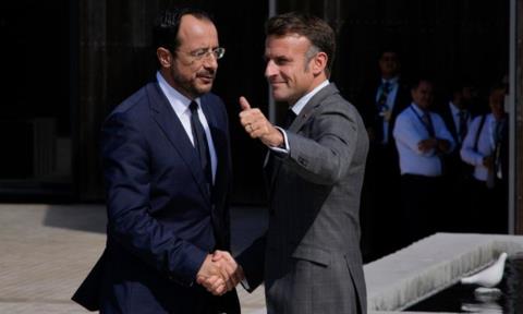 &Sigma;&tau;&rho;&alpha;&tau;&eta;&gamma;&iota;&kappa;ή &epsilon;&tau;&alpha;&iota;&rho;&iota;&kappa;ή &sigma;&chi;έ&sigma;&eta; &Kappa;ύ&pi;&rho;&omicron;&upsilon;-&Gamma;&alpha;&lambda;&lambda;ί&alpha;&sigmaf; &upsilon;&pi;&omicron;&gamma;&rho;ά&phi;&epsilon;&iota; &omicron; &Chi;&rho;&iota;&sigma;&tau;&omicron;&delta;&omicron;&upsilon;&lambda;ί&delta;&eta;&sigmaf; &mu;&epsilon; &Mu;&alpha;&kappa;&rho;ό&nu; &sigma;&tau;&omicron; &Pi;&alpha;&rho;ί&sigma;&iota;