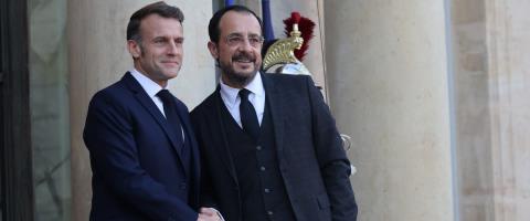 Έ&pi;&epsilon;&sigma;&alpha;&nu; &omicron;&iota; &upsilon;&pi;&omicron;&gamma;&rho;&alpha;&phi;έ&sigmaf; &mu;&epsilon; &Gamma;&alpha;&lambda;&lambda;ί&alpha; &gamma;&iota;&alpha; &tau;&eta; &Sigma;&upsilon;&mu;&phi;&omega;&nu;ί&alpha; &Sigma;&tau;&rho;&alpha;&tau;&eta;&gamma;&iota;&kappa;ή&sigmaf; &Epsilon;&tau;&alpha;&iota;&rho;&iota;&kappa;ή&sigmaf; &Sigma;&chi;έ&sigma;&eta;&sigmaf; &Kappa;ύ&pi;&rho;&omicron;&upsilon; &kappa;&alpha;&iota; &Gamma;&alpha;&lambda;&lambda;ί&alpha;&sigmaf;-&laquo;&Iota;&sigma;&tau;&omicron;&rho;&iota;&kappa;ή &mu;έ&rho;&alpha;&raquo;