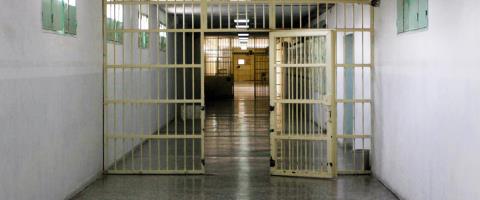 &Nu;έ&alpha; &alpha;&pi;ό&pi;&epsilon;&iota;&rho;&alpha; &alpha;&upsilon;&tau;&omicron;&kappa;&tau;&omicron;&nu;ί&alpha;&sigmaf; &sigma;&tau;&iota;&sigmaf; &Kappa;&epsilon;&nu;&tau;&rho;&iota;&kappa;έ&sigmaf; &Phi;&upsilon;&lambda;&alpha;&kappa;έ&sigmaf;, &tau;&omicron;&nu; &pi;&rho;ό&lambda;&alpha;&beta;&alpha;&nu; &sigma;&tau;&omicron; &pi;&alpha;&rho;ά &pi;έ&nu;&tau;&epsilon; &sigma;&upsilon;&gamma;&kappa;&rho;&alpha;&tau;&omicron;ύ&mu;&epsilon;&nu;&omicron;&iota; &tau;&omicron;&upsilon; &sigma;&tau;&eta;&nu; &pi;&tau;έ&rho;&upsilon;&gamma;&alpha; 1&Beta;