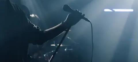 &Eta; &pi;&rho;ώ&tau;&eta; &alpha;&nu;&tau;ί&delta;&rho;&alpha;&sigma;&eta; &tau;&omicron;&upsilon; &delta;&eta;&mu;&omicron;&phi;&iota;&lambda;&omicron;ύ&sigmaf; &tau;&rho;&alpha;&gamma;&omicron;&upsilon;&delta;&iota;&sigma;&tau;ή &mu;&epsilon;&tau;ά &tau;&iota;&sigmaf; &pi;&lambda;&eta;&rho;&omicron;&phi;&omicron;&rho;ί&epsilon;&sigmaf; &gamma;&iota;&alpha; &kappa;&alpha;&tau;&alpha;&gamma;&gamma;&epsilon;&lambda;ί&epsilon;&sigmaf; &pi;&epsilon;&rho;ί &alpha;&sigma;έ&lambda;&gamma;&epsilon;&iota;&alpha;&sigmaf;