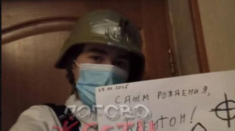 &Epsilon;&pi;ί&theta;&epsilon;&sigma;&eta; &mu;&epsilon; &mu;&alpha;&chi;&alpha;ί&rho;&iota; &sigma;&epsilon; &delta;&eta;&mu;&omicron;&tau;&iota;&kappa;ό &sigma;&chi;&omicron;&lambda;&epsilon;ί&omicron; &sigma;&tau;&eta; &Mu;ό&sigma;&chi;&alpha;-&Nu;&epsilon;&kappa;&rho;ό&sigmaf; έ&nu;&alpha;&sigmaf; &mu;&alpha;&theta;&eta;&tau;ή&sigmaf;, &tau;&rho;&alpha;&upsilon;&mu;&alpha;&tau;ί&sigma;&tau;&eta;&kappa;&epsilon; &omicron; &phi;ύ&lambda;&alpha;&kappa;&alpha;&sigmaf; (pics)