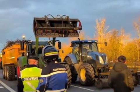 &Sigma;&tau;&omicron;&upsilon;&sigmaf; &delta;&rho;ό&mu;&omicron;&upsilon;&sigmaf; &omicron;&iota; &alpha;&gamma;&rho;ό&tau;&epsilon;&sigmaf; &kappa;&alpha;&iota; &sigma;&tau;&eta; &Gamma;&alpha;&lambda;&lambda;ί&alpha;-Έ&kappa;&lambda;&epsilon;&iota;&sigma;&alpha;&nu; &kappa;&epsilon;&nu;&tau;&rho;&iota;&kappa;έ&sigmaf; &omicron;&delta;&iota;&kappa;έ&sigmaf; &alpha;&rho;&tau;&eta;&rho;ί&epsilon;&sigmaf;, &alpha;&pi;έ&kappa;&lambda;&epsilon;&iota;&sigma;&alpha;&nu; &sigma;&iota;&delta;&eta;&rho;&omicron;&delta;&rho;&omicron;&mu;&iota;&kappa;ή &gamma;&rho;&alpha;&mu;&mu;ή