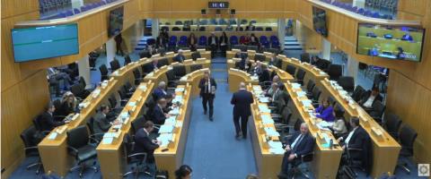 LIVE: &Omicron;&lambda;&omicron;&kappa;&lambda;&eta;&rho;ώ&theta;&eta;&kappa;&epsilon; &eta; &sigma;&upsilon;&zeta;ή&tau;&eta;&sigma;&eta; &gamma;&iota;&alpha; &tau;&omicron;&nu; &kappa;&rho;&alpha;&tau;&iota;&kappa;ό &pi;&rho;&omicron;ϋ&pi;&omicron;&lambda;&omicron;&gamma;&iota;&sigma;&mu;ό-&Alpha;&rho;&chi;ί&zeta;&epsilon;&iota; &eta; &psi;ή&phi;&iota;&sigma;&eta; &tau;&omega;&nu; &tau;&rho;&omicron;&pi;&omicron;&lambda;&omicron;&gamma;&iota;ώ&nu; &kappa;&alpha;&iota; &tau;&omicron;&upsilon; &nu;&omicron;&mu;&omicron;&sigma;&chi;&epsilon;&delta;ί&omicron;&upsilon;