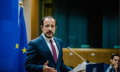 &Epsilon;&tau;&omicron;&iota;&mu;ό&tau;&eta;&tau;&alpha; &gamma;&iota;&alpha; &alpha;&nu;ά&lambda;&eta;&psi;&eta; &tau;&eta;&sigmaf; &Pi;&rho;&omicron;&epsilon;&delta;&rho;ί&alpha;&sigmaf; &tau;&omicron;&upsilon; &Sigma;&upsilon;&mu;&beta;&omicron;&upsilon;&lambda;ί&omicron;&upsilon; &tau;&eta;&sigmaf; &Epsilon;&Epsilon; &epsilon;&xi;έ&phi;&rho;&alpha;&sigma;&epsilon; &omicron; &Pi;&rho;ό&epsilon;&delta;&rho;&omicron;&sigmaf;-&laquo;&Tau;&rho;&epsilon;&iota;&sigmaf; &pi;&omicron;&lambda;ύ &sigma;&upsilon;&gamma;&kappa;&epsilon;&kappa;&rho;&iota;&mu;έ&nu;&omicron;&iota; &sigma;&tau;ό&chi;&omicron;&iota;&raquo;