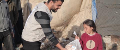 &Alpha;&nu;&theta;&rho;&omega;&pi;&iota;&sigma;&tau;&iota;&kappa;ή &beta;&omicron;ή&theta;&epsilon;&iota;&alpha; &sigma;&tau;&eta; &Gamma;ά&zeta;&alpha; &mu;έ&sigma;&omega; &Kappa;ύ&pi;&rho;&omicron;&upsilon;-&Epsilon;&upsilon;&gamma;&nu;&omega;&mu;&omicron;&sigma;ύ&nu;&eta; &tau;&eta;&sigmaf; World Central Kitchen &gamma;&iota;&alpha; &tau;&omicron; &sigma;&chi;έ&delta;&iota;&omicron; &Alpha;&mu;ά&lambda;&theta;&epsilon;&iota;&alpha;