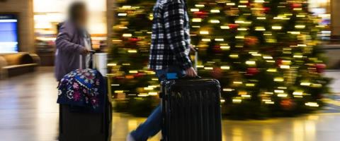 &Epsilon;&tau;&omicron;&iota;&mu;ά&zeta;&omicron;&upsilon;&nu; &beta;&alpha;&lambda;ί&tau;&sigma;&epsilon;&sigmaf; &epsilon;&nu;ό&psi;&epsilon;&iota; &epsilon;&omicron;&rho;&tau;ώ&nu; &omicron;&iota; &Kappa;ύ&pi;&rho;&iota;&omicron;&iota;-&Alpha;&upsilon;&xi;&eta;&mu;έ&nu;&omicron; &epsilon;&nu;&delta;&iota;&alpha;&phi;έ&rho;&omicron;&nu; &gamma;&iota;&alpha; &Pi;&omicron;&lambda;&omega;&nu;ί&alpha;, &psi;&eta;&phi;ί&zeta;&omicron;&upsilon;&nu; &Alpha;&rho;ά&chi;&omega;&beta;&alpha; &kappa;&alpha;&iota; &Alpha;&theta;ή&nu;&alpha; &sigma;&tau;&eta;&nu; &Epsilon;&lambda;&lambda;ά&delta;&alpha;