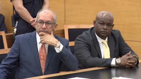 Έ&mu;&epsilon;&iota;&nu;&epsilon; 19 &chi;&rho;ό&nu;&iota;&alpha; &sigma;&tau;&eta; &phi;&upsilon;&lambda;&alpha;&kappa;ή &gamma;&iota;&alpha; &phi;ό&nu;&omicron; &pi;&omicron;&upsilon; &delta;&epsilon;&nu; &delta;&iota;έ&pi;&rho;&alpha;&xi;&epsilon; &pi;&omicron;&tau;έ-Έ&nu;&alpha; &gamma;&rho;ά&mu;&mu;&alpha; &alpha;&pi;ό &tau;&omicron;&nu; &delta;&rho;ά&sigma;&tau;&eta; ά&lambda;&lambda;&alpha;&xi;&epsilon; &tau;&alpha; &pi;ά&nu;&tau;&alpha;