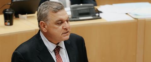 &Alpha;&pi;&omicron;&phi;&alpha;&sigma;&iota;&sigma;&tau;&iota;&kappa;ή &eta; &Alpha;&nu;&nu;ί&tau;&alpha;, &pi;έ&tau;&alpha;&xi;&epsilon; &epsilon;&kappa;&tau;ό&sigmaf; &psi;&eta;&phi;&omicron;&delta;&epsilon;&lambda;&tau;ί&omicron;&upsilon; &tau;&omicron;&nu; &Sigma;ύ&kappa;&alpha; &mu;&epsilon;&tau;ά &tau;&eta;&nu; &kappa;&alpha;&tau;&alpha;&gamma;&gamma;&epsilon;&lambda;ί&alpha; &gamma;&iota;&alpha; &xi;&upsilon;&lambda;&omicron;&delta;&alpha;&rho;&mu;ό-&Tau;&omicron;&nu; &kappa;&alpha;&lambda;&epsilon;ί &nu;&alpha; &alpha;&pi;&omicron;&pi;&omicron;&iota;&eta;&theta;&epsilon;ί &tau;&eta;&nu; &alpha;&sigma;&upsilon;&lambda;ί&alpha; &tau;&omicron;&upsilon;