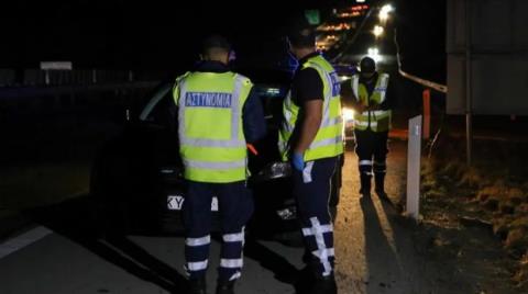 &Epsilon;&pi;&tau;ά &sigma;&upsilon;&lambda;&lambda;ή&psi;&epsilon;&iota;&sigmaf; &tau;&omicron; &beta;&rho;ά&delta;&upsilon; &tau;&eta;&sigmaf; &Delta;&epsilon;&upsilon;&tau;έ&rho;&alpha;&sigmaf;, &mu;ί&alpha; &gamma;&iota;&alpha; &beta;ί&alpha; &sigma;&tau;&eta;&nu; &omicron;&iota;&kappa;&omicron;&gamma;έ&nu;&epsilon;&iota;&alpha;-&Pi;έ&rho;&alpha;&nu; &tau;&omega;&nu; 200 &kappa;&alpha;&tau;&alpha;&gamma;&gamma;&epsilon;&lambda;&iota;ώ&nu;