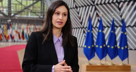 &Mu;. &Pi;&alpha;&nu;&alpha;&gamma;&iota;ώ&tau;&omicron;&upsilon;: &Pi;&rho;&omicron;&tau;&epsilon;&rho;&alpha;&iota;ό&tau;&eta;&tau;&alpha; &tau;&eta;&sigmaf; &Pi;&rho;&omicron;&epsilon;&delta;&rho;ί&alpha;&sigmaf; &eta; &sigma;&tau;ή&rho;&iota;&xi;&eta; &tau;&omega;&nu; &alpha;&gamma;&rho;&omicron;&tau;ώ&nu;, &epsilon;&pi;&iota;&pi;&lambda;έ&omicron;&nu; &euro;45 &delta;&iota;&sigma;. &sigma;&tau;&omicron; &Pi;&Delta;&Pi;